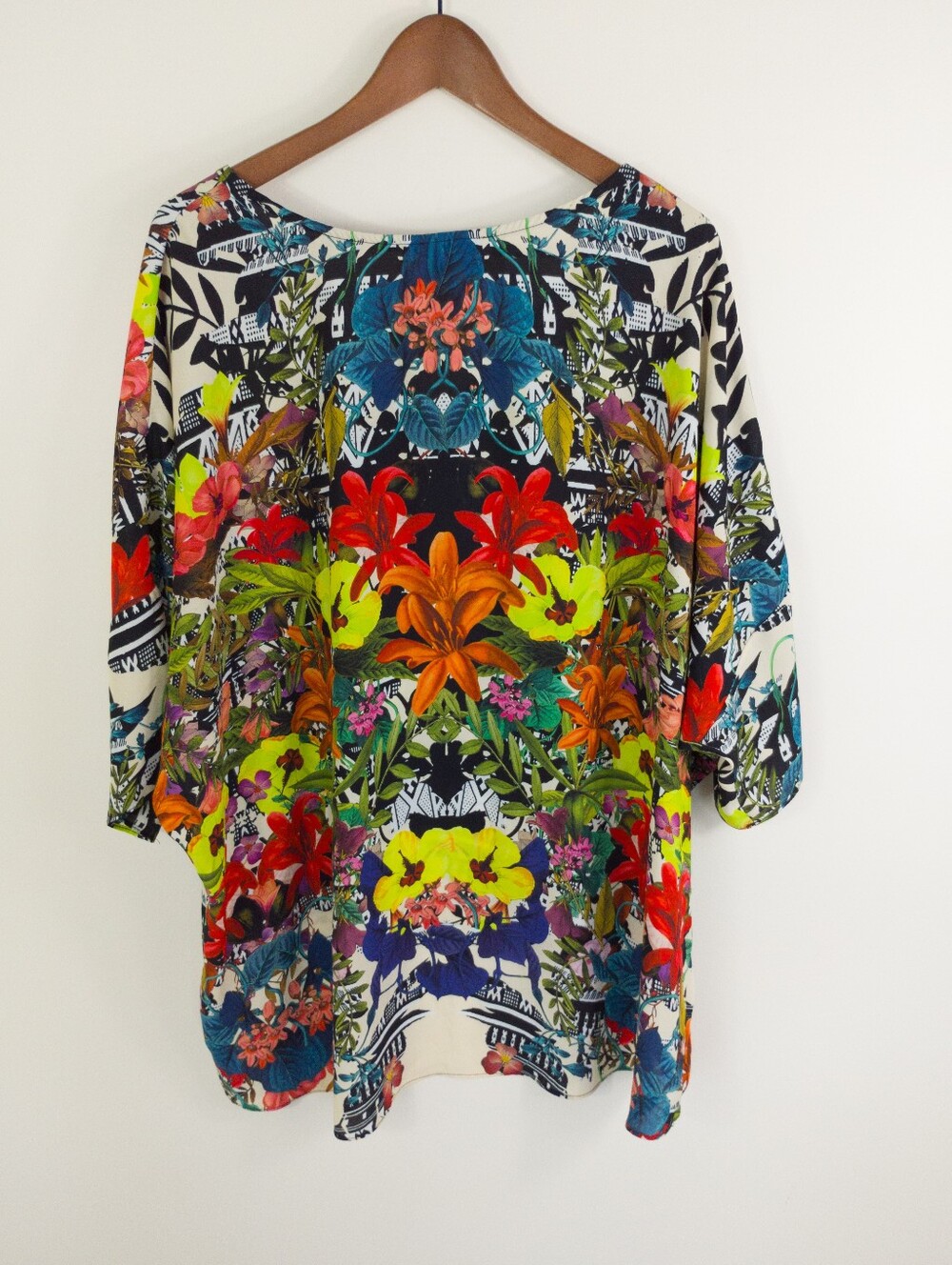 Joseph Ribkoff Bright Floral V-Neck Chiffon Tunic Blouse Size 18 - Picture 9 of 10